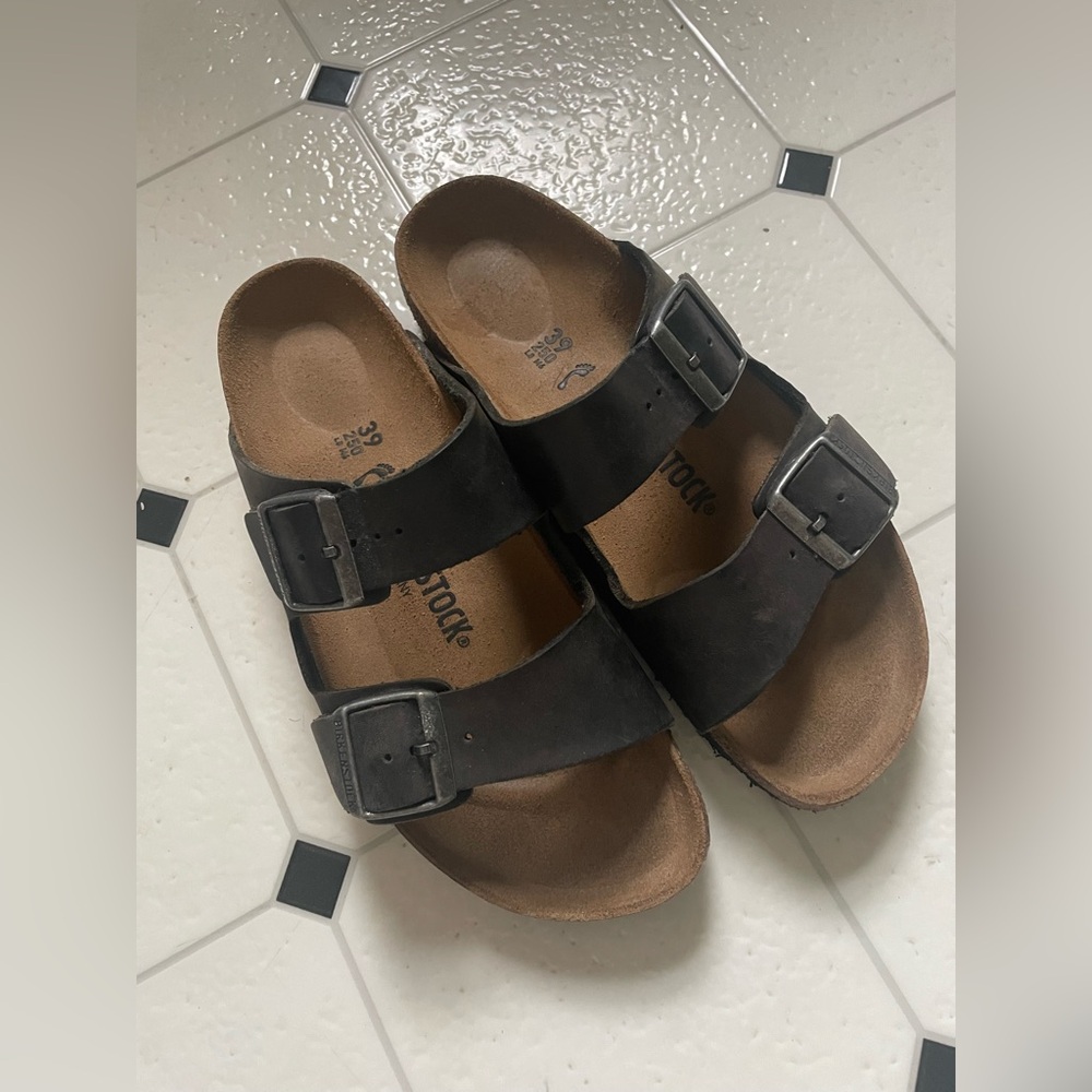 Like-New Leather Birkenstock Arizona Sandals